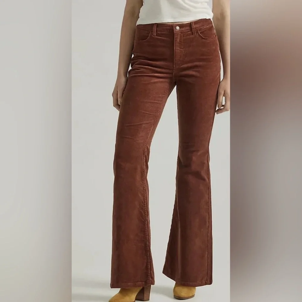 Free People X Wrangler® Corduroy High Rise Fierce Flare Jean Saddle. NWT Sz 8/29 - Picture 4 of 9